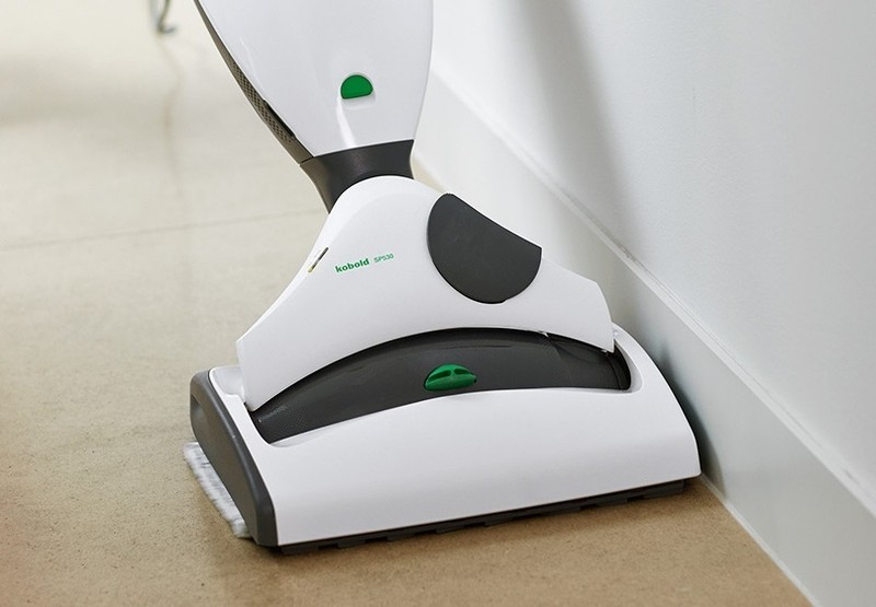 démonstration à domicile d'un aspirateur Vorwerk Kobold VK200