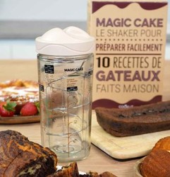 Shaker en verre Magic Cake 10 gteaux faciles de marque Cookut