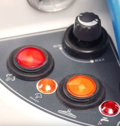 Les diffrents boutons et voyants du nettoyeur vapeur Polti PTEU0303 Sani System Business