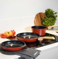 Kit poles et casseroles Cookut avec poignes amovibles et feutrine - ROUGE