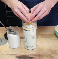 Shaker  crpes, gaufres et pancakes avec tartineur en bambou Cookut