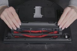 Vue du dessous de l'aspirateur robot Rowenta X-Plorer Serie 220 / 240