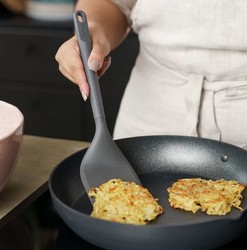 Spatule  retourner pointue en plastique et nylon de marque Zyliss