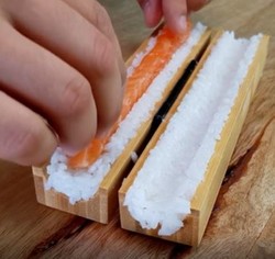 Coffret sushi maki faciles Cookut avec appareil en bambou et 2 baguettes