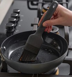 Pinceau  badigeon en plastique et silicone de marque Zyliss