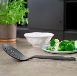 Cuillre  blanchir large et plate en silicone de marque Zyliss