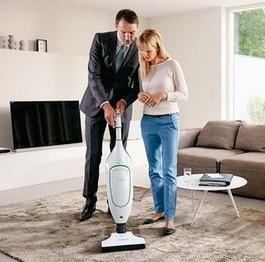 démonstration à domicile d'un aspirateur Vorwerk Kobold VK200