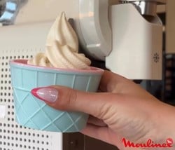 Jolie coupelle de service pour machine � glace Freezi