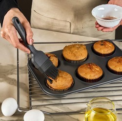 Pinceau  badigeon en plastique et silicone de marque Zyliss